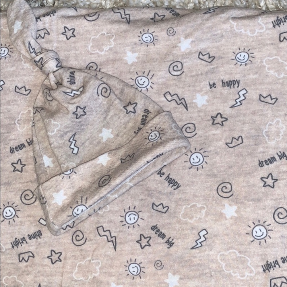 Newborn swaddle set